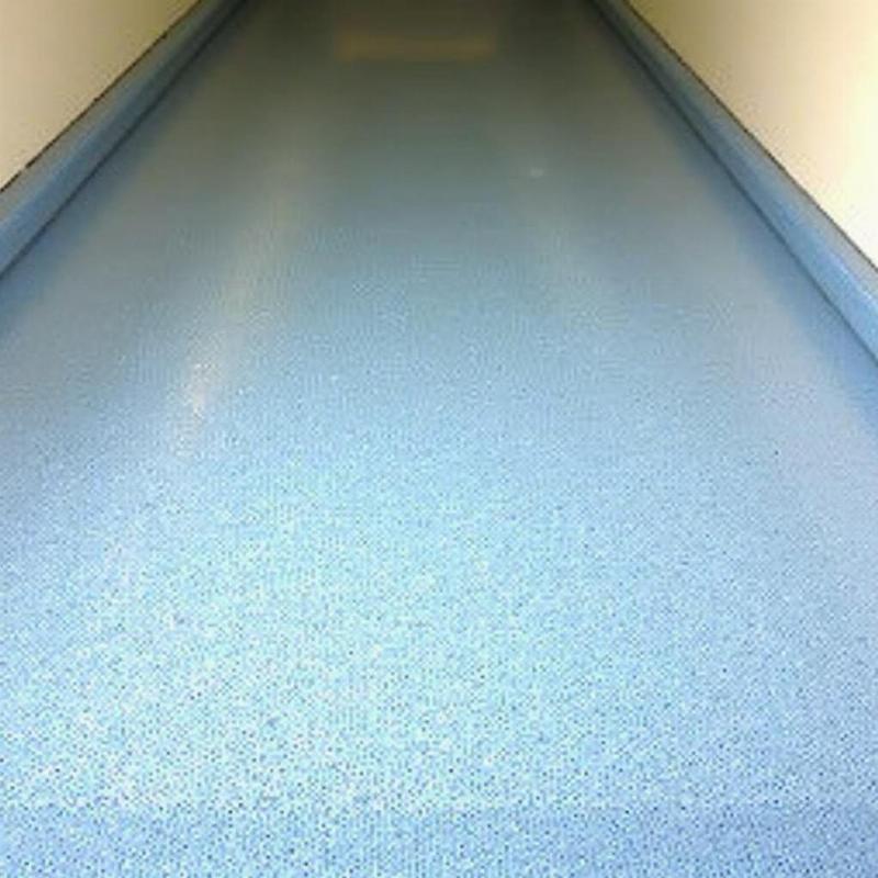 Sàn nhà xưởng, lối đi hoặc khu vực bể bơi đã được sơn chống trượt chuyên dụng, an toàn